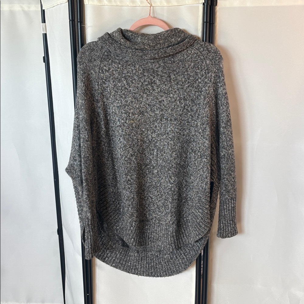 Leo & Nicole Heathered Gray Cowl Neck Sweater